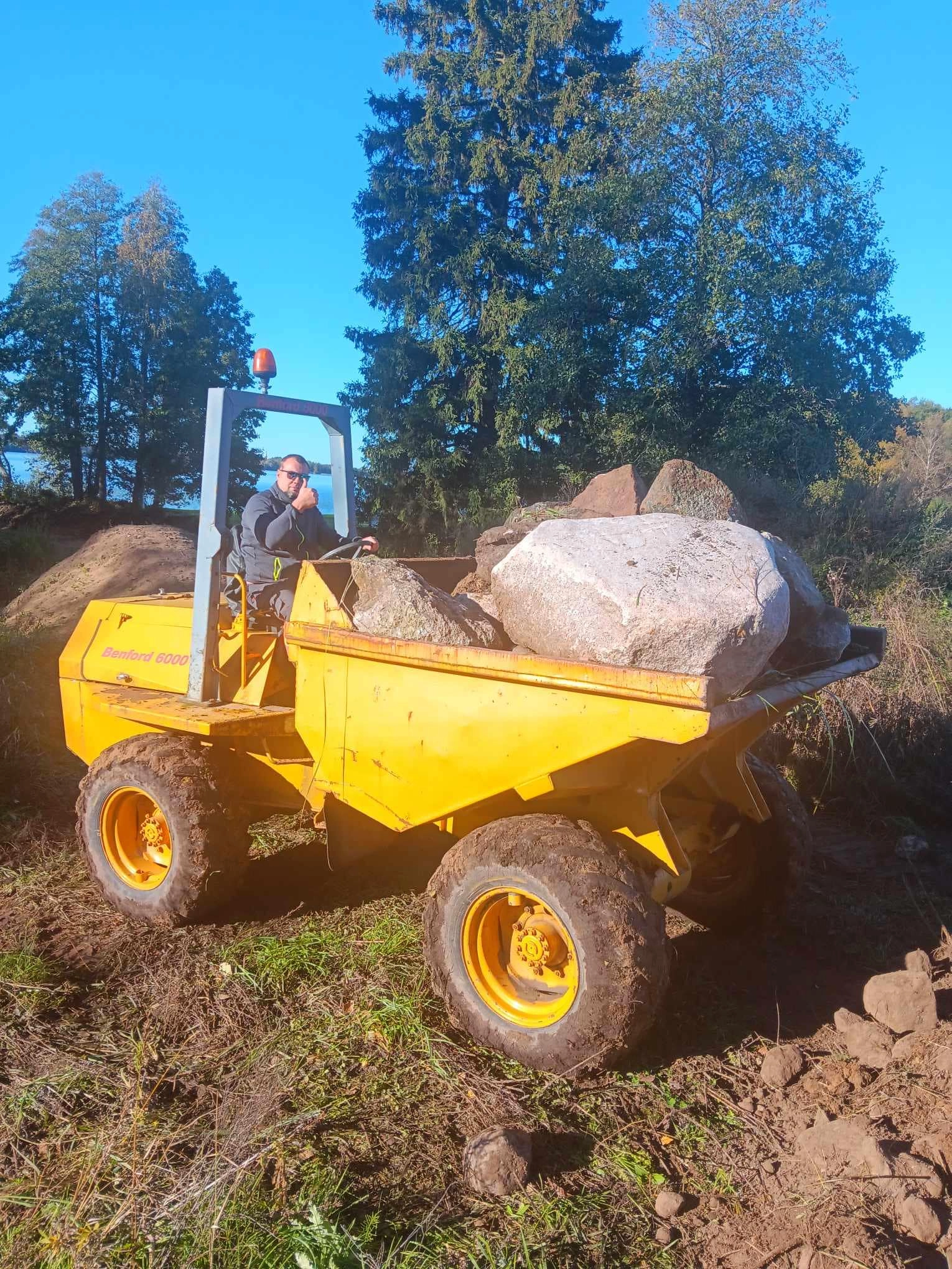 Mini dumper kivide ja materjali transportimiseks